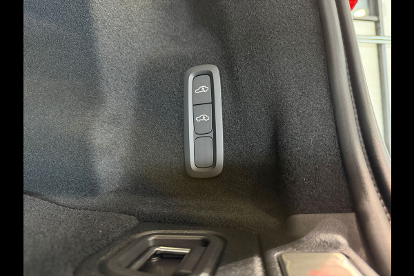 Volvo XC60 T6 Aut. Plus Dark ACC Luchtvering 360camera Stoelverwarming Leder 350pk