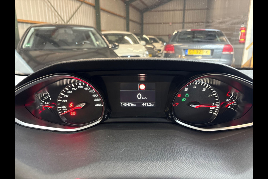 Peugeot 308 SW 1.2PureTech Blue Lease Executive PANO/CARPLAY