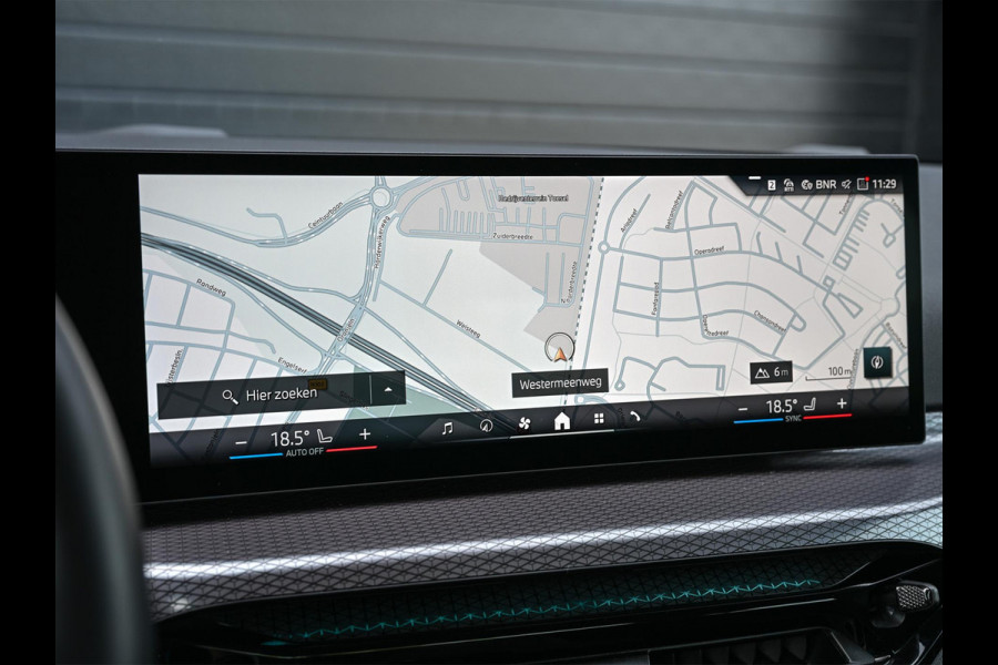 BMW 3-serie 330e | M-Sport | Facelift | Shadowline | Led Koplampen | Camera | NL auto | Stoelverwarming