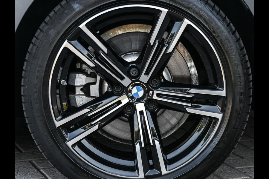 BMW 3-serie 330e | M-Sport | Facelift | Shadowline | Led Koplampen | Camera | NL auto | Stoelverwarming
