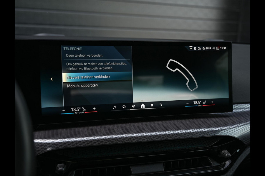 BMW 3-serie 330e | M-Sport | Facelift | Shadowline | Led Koplampen | Camera | NL auto | Stoelverwarming