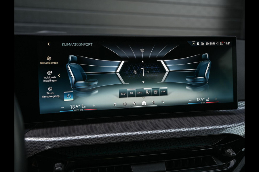 BMW 3-serie 330e | M-Sport | Facelift | Shadowline | Led Koplampen | Camera | NL auto | Stoelverwarming