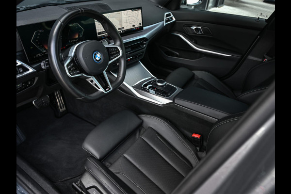 BMW 3-serie 330e | M-Sport | Facelift | Shadowline | Led Koplampen | Camera | NL auto | Stoelverwarming