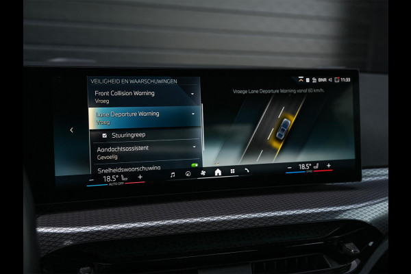 BMW 3-serie 330e | M-Sport | Facelift | Shadowline | Led Koplampen | Camera | NL auto | Stoelverwarming