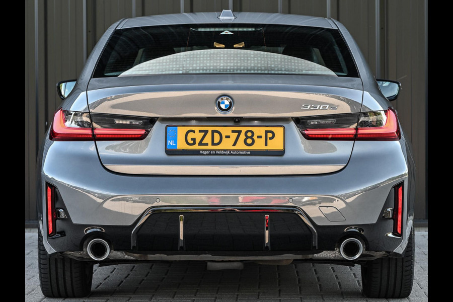 BMW 3-serie 330e | M-Sport | Facelift | Shadowline | Led Koplampen | Camera | NL auto | Stoelverwarming