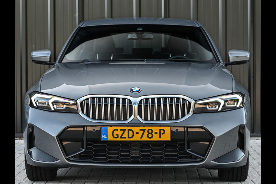 BMW 3-serie 330e | M-Sport | Facelift | Shadowline | Led Koplampen | Camera | NL auto | Stoelverwarming