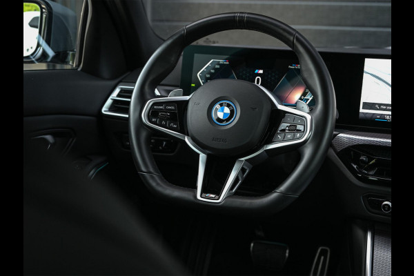 BMW 3-serie 330e | M-Sport | Facelift | Shadowline | Led Koplampen | Camera | NL auto | Stoelverwarming