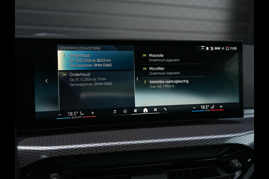 BMW 3-serie 330e | M-Sport | Facelift | Shadowline | Led Koplampen | Camera | NL auto | Stoelverwarming