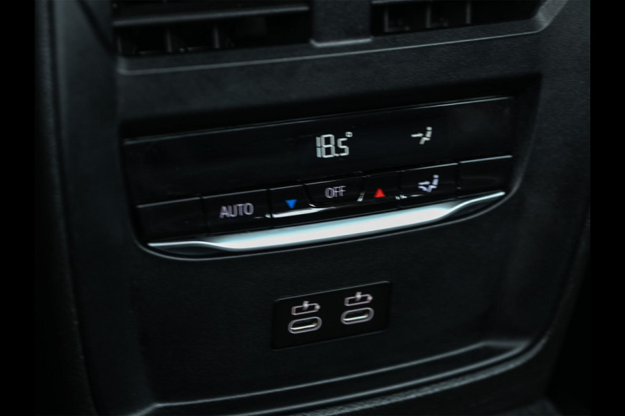 BMW 3-serie 330e | M-Sport | Facelift | Shadowline | Led Koplampen | Camera | NL auto | Stoelverwarming