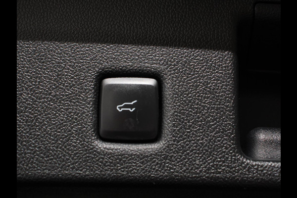 Ford Kuga 2.5 PHEV ST-Line X B&O Climate Control Navigatie Camera Elektrische Achterklep Verwarmbare voorstoelen Parkeersensoren voor & achter Verwarmbare voorruit Lichtmetalen velgen