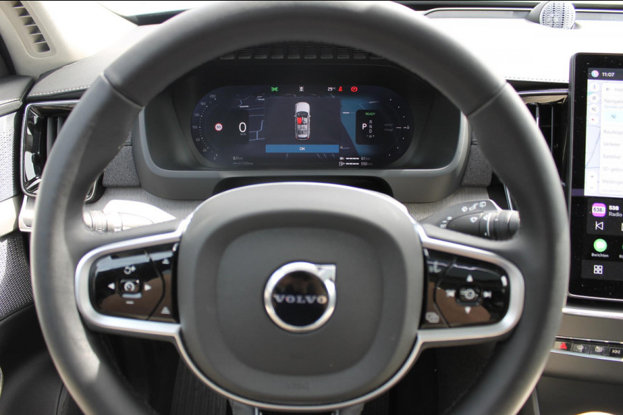 Volvo XC90 T8 455PK Autom Plug-in hybrid AWD Ultra Dark Luchtvering / Massagefunctie voorstoelen / Semi elektrisch wegklapbare trekhaak / Gelamineerd glas / Stoelventilatie / 21" lichtmetalen velgen