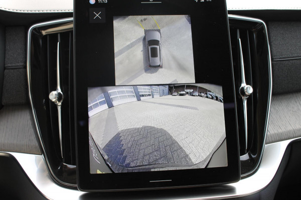 Volvo XC90 T8 455PK Autom Plug-in hybrid AWD Ultra Dark Luchtvering / Massagefunctie voorstoelen / Semi elektrisch wegklapbare trekhaak / Gelamineerd glas / Stoelventilatie / 21" lichtmetalen velgen