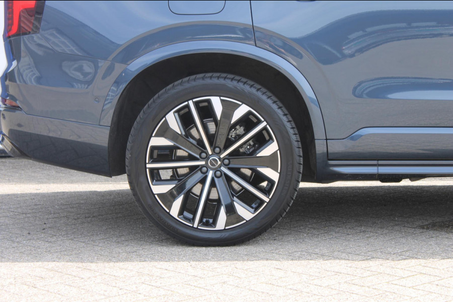 Volvo XC90 T8 455PK Autom Plug-in hybrid AWD Ultra Dark Luchtvering / Massagefunctie voorstoelen / Semi elektrisch wegklapbare trekhaak / Gelamineerd glas / Stoelventilatie / 21" lichtmetalen velgen