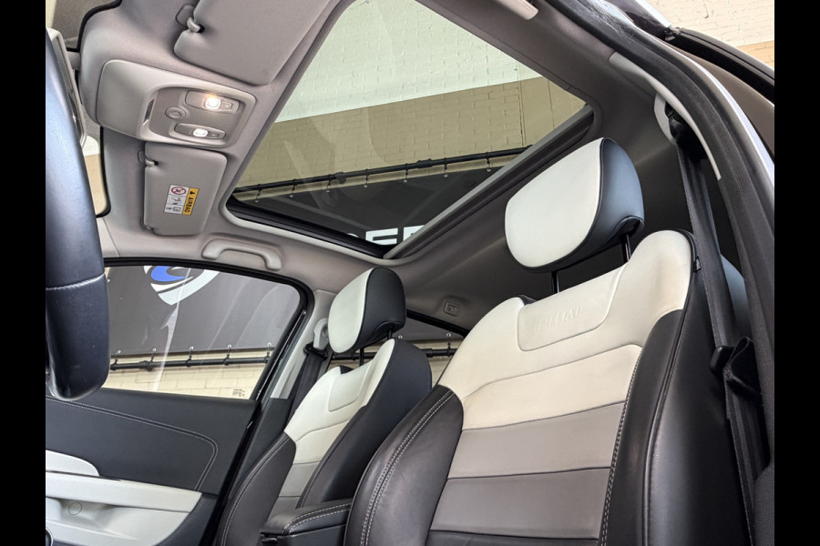 Renault Captur 1.2 TCe Initiale Paris Navi | Bose | Pano | Leder | Camera | Stoelverwarming |