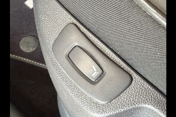 Renault Captur 1.2 TCe Initiale Paris Navi | Bose | Pano | Leder | Camera | Stoelverwarming |