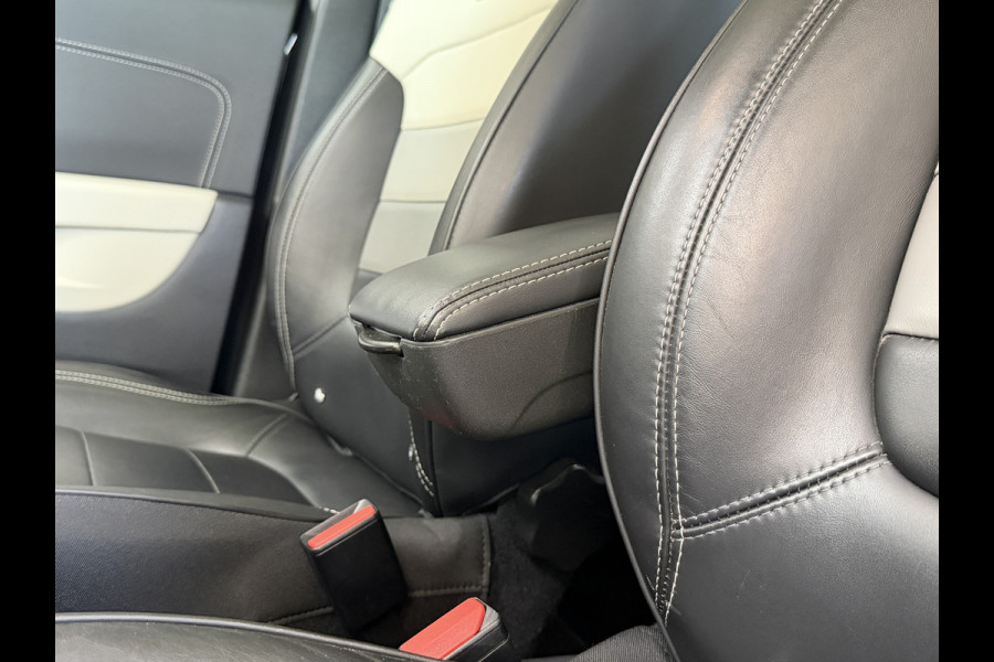 Renault Captur 1.2 TCe Initiale Paris Navi | Bose | Pano | Leder | Camera | Stoelverwarming |