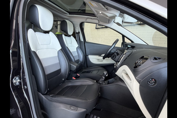 Renault Captur 1.2 TCe Initiale Paris Navi | Bose | Pano | Leder | Camera | Stoelverwarming |