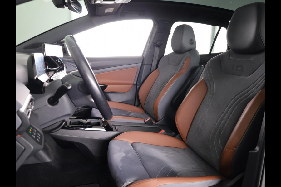 Volkswagen ID.4 Max 77 kWh | Panoramadak | SoH 88,96 % | Navigatie | 360 camera | Apple Carplay/Android Auto | Elek verstelbare stoel(en) | 21" Velgen | Elek Achterklep | Dode hoek Sensoren |