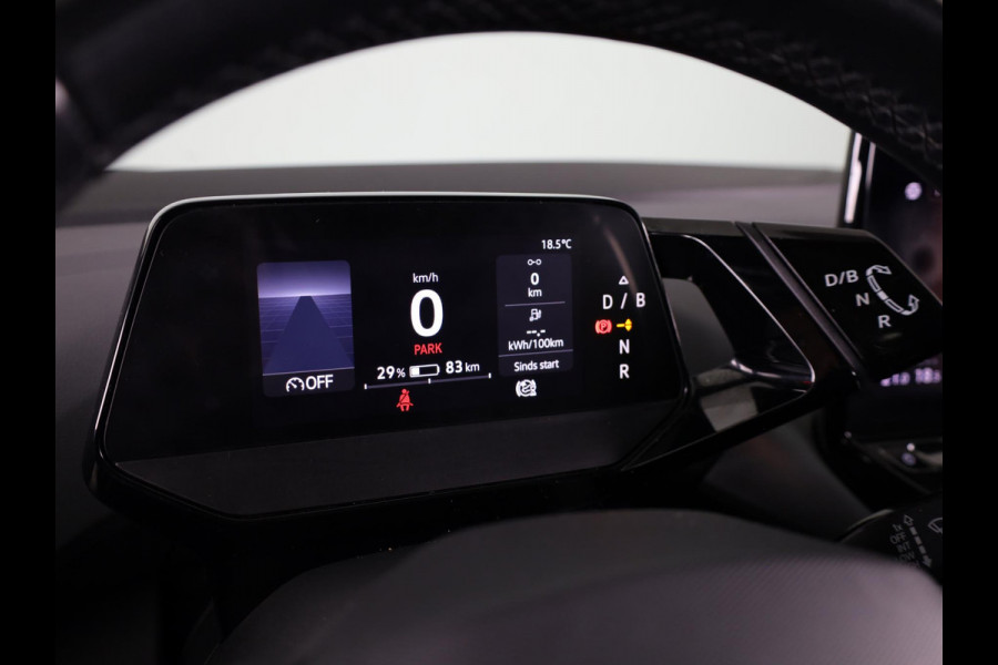 Volkswagen ID.4 Max 77 kWh | Panoramadak | SoH 88,96 % | Navigatie | 360 camera | Apple Carplay/Android Auto | Elek verstelbare stoel(en) | 21" Velgen | Elek Achterklep | Dode hoek Sensoren |