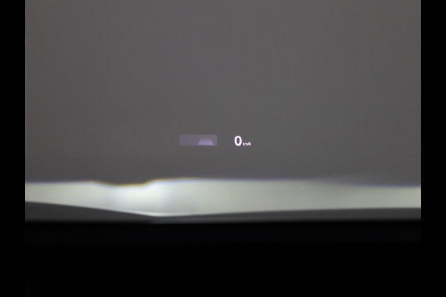 Volkswagen ID.4 Max 77 kWh | Panoramadak | SoH 88,96 % | Navigatie | 360 camera | Apple Carplay/Android Auto | Elek verstelbare stoel(en) | 21" Velgen | Elek Achterklep | Dode hoek Sensoren |