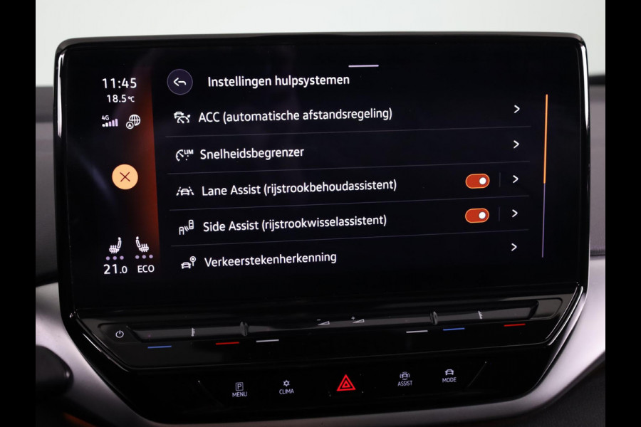 Volkswagen ID.4 Max 77 kWh | Panoramadak | SoH 88,96 % | Navigatie | 360 camera | Apple Carplay/Android Auto | Elek verstelbare stoel(en) | 21" Velgen | Elek Achterklep | Dode hoek Sensoren |