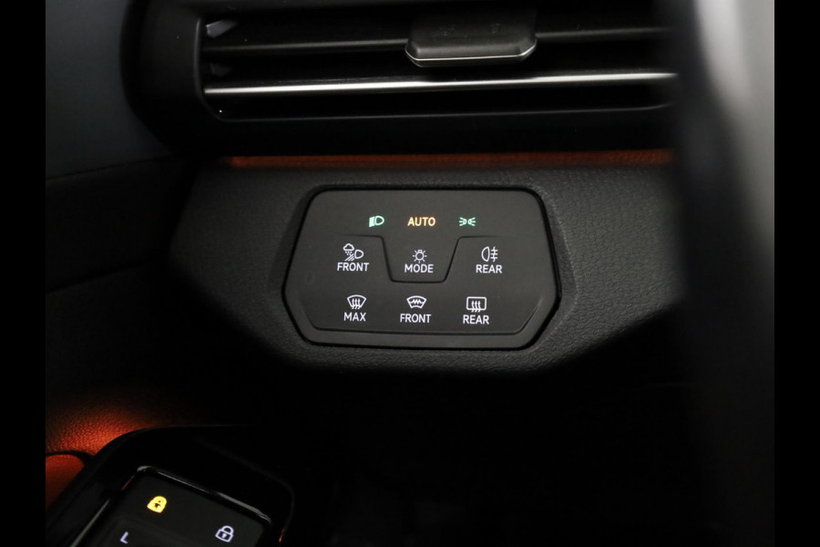 Volkswagen ID.4 Max 77 kWh | Panoramadak | SoH 88,96 % | Navigatie | 360 camera | Apple Carplay/Android Auto | Elek verstelbare stoel(en) | 21" Velgen | Elek Achterklep | Dode hoek Sensoren |