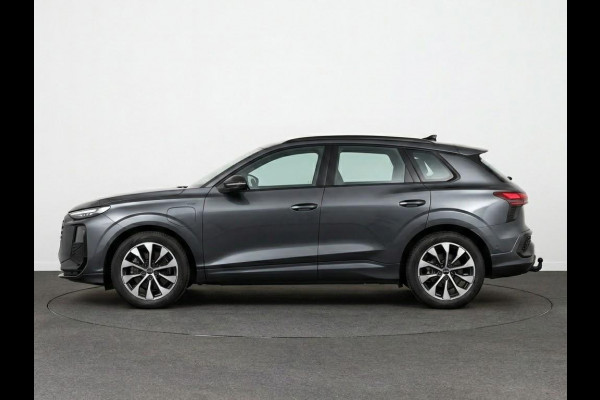 Audi Q3 S edition e-hybrid 272 pk | Techniekpakket plus | Panorama-glasdak | Optiekpakket zwart-glanzend | Trekhaak mech. zwenkbaar |