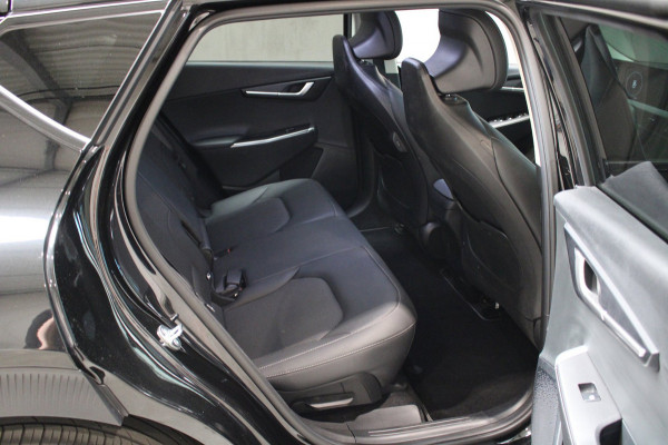 Kia Ev6 Light Edition 58 kWh |100% SOH|Camera|Carplay|Trekhaak|Dealer onderhouden