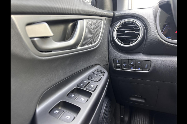 Hyundai Kona EV Premium 64 kWh | SOH: 97,6% | 3 Fase | Full Options | NAP | Leder |  Stoelkoeling & Verwarming | LED | Blind-spot | Lage Km-stand! |