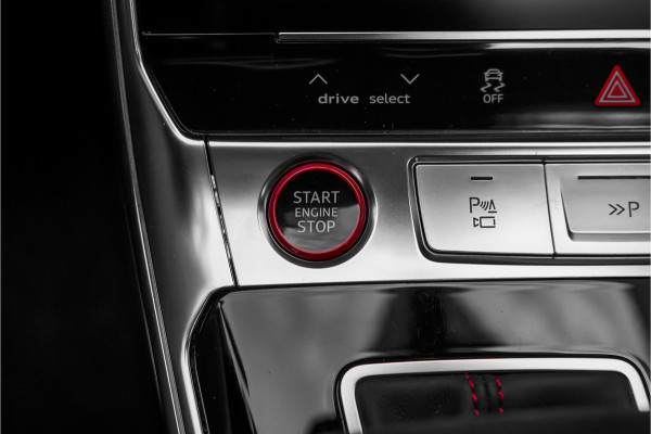 Audi A6 Avant RS 6 TFSI Quattro RS Dynamic Plus Carbon B&O Nachtzicht RS Sport Uitlaat