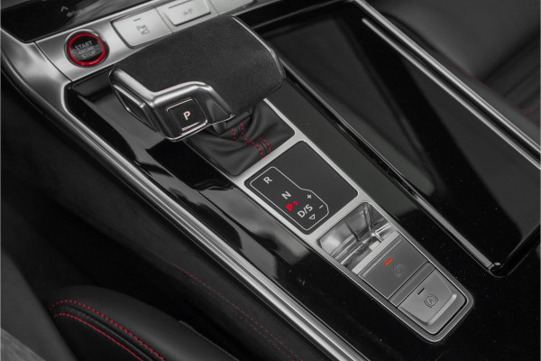 Audi A6 Avant RS 6 TFSI Quattro RS Dynamic Plus Carbon B&O Nachtzicht RS Sport Uitlaat