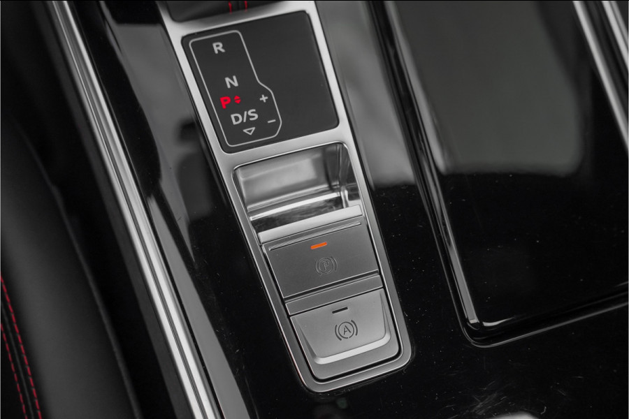 Audi A6 Avant RS 6 TFSI Quattro RS Dynamic Plus Carbon B&O Nachtzicht RS Sport Uitlaat