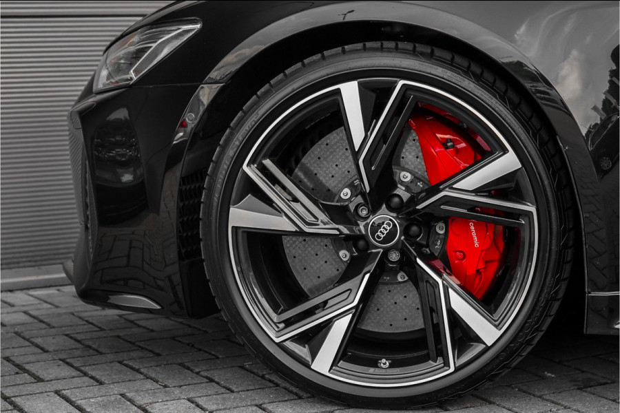 Audi A6 Avant RS 6 TFSI Quattro RS Dynamic Plus Carbon B&O Nachtzicht RS Sport Uitlaat
