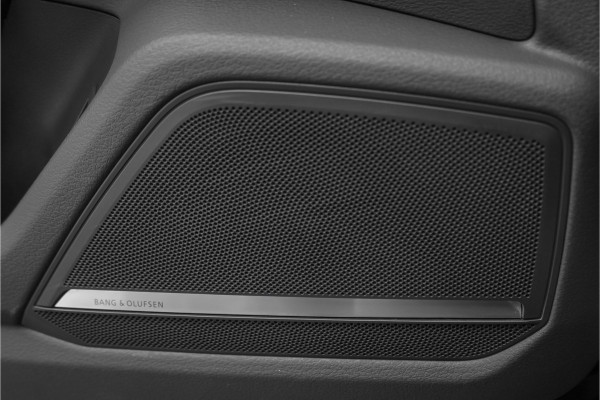 Audi A6 Avant RS 6 TFSI Quattro RS Dynamic Plus Carbon B&O Nachtzicht RS Sport Uitlaat