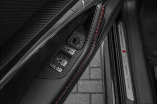 Audi A6 Avant RS 6 TFSI Quattro RS Dynamic Plus Carbon B&O Nachtzicht RS Sport Uitlaat