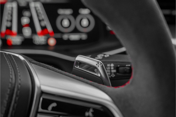 Audi A6 Avant RS 6 TFSI Quattro RS Dynamic Plus Carbon B&O Nachtzicht RS Sport Uitlaat