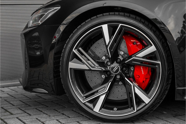 Audi A6 Avant RS 6 TFSI Quattro RS Dynamic Plus Carbon B&O Nachtzicht RS Sport Uitlaat