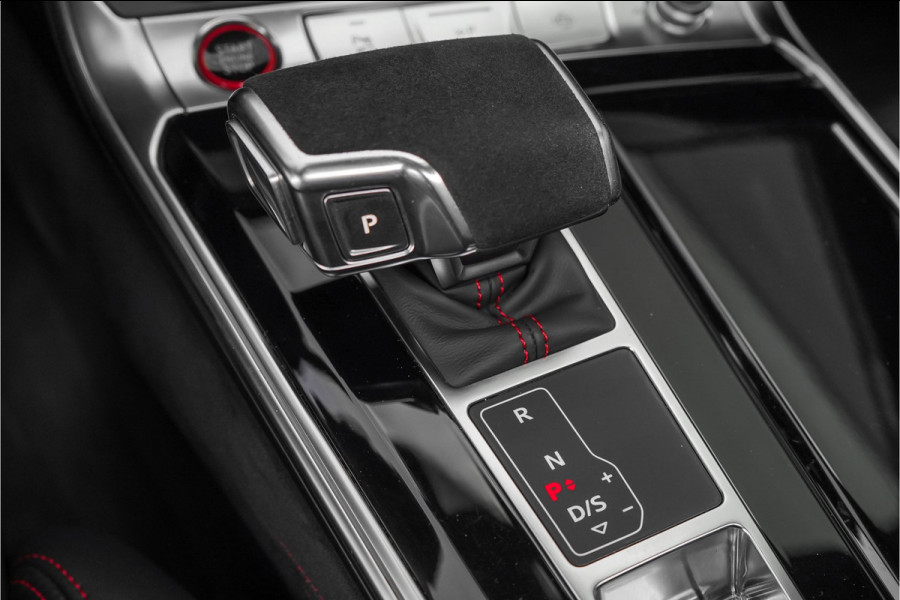 Audi A6 Avant RS 6 TFSI Quattro RS Dynamic Plus Carbon B&O Nachtzicht RS Sport Uitlaat