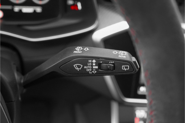 Audi A6 Avant RS 6 TFSI Quattro RS Dynamic Plus Carbon B&O Nachtzicht RS Sport Uitlaat
