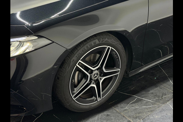 Mercedes-Benz A-Klasse 180 AMG Pano Keyless Sfeerv LED Camera