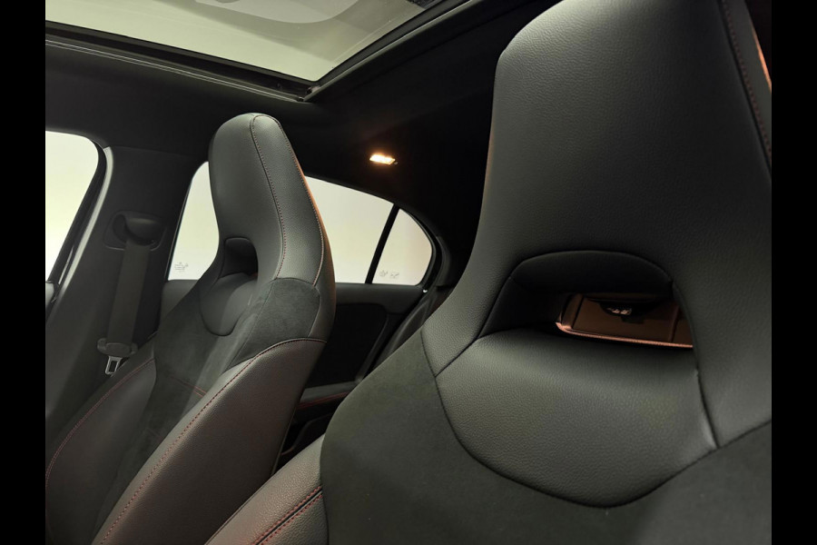 Mercedes-Benz A-Klasse 180 AMG Pano Keyless Sfeerv LED Camera