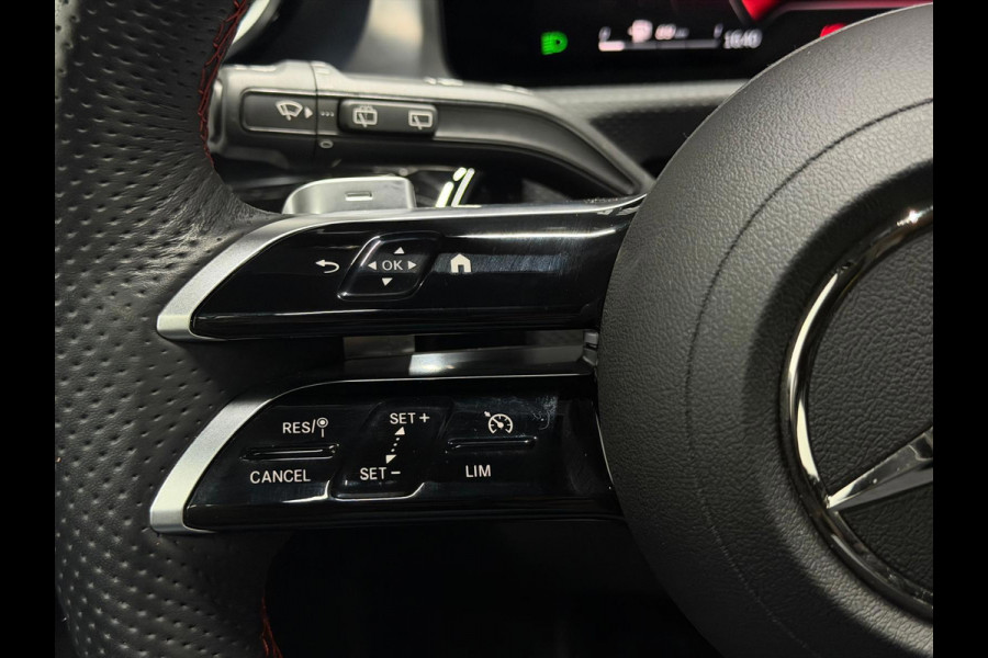 Mercedes-Benz A-Klasse 180 AMG Pano Keyless Sfeerv LED Camera