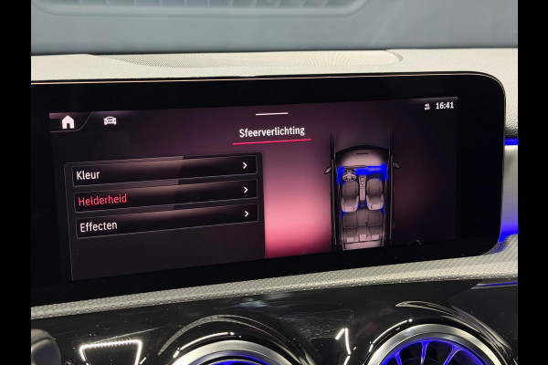 Mercedes-Benz A-Klasse 180 AMG Pano Keyless Sfeerv LED Camera