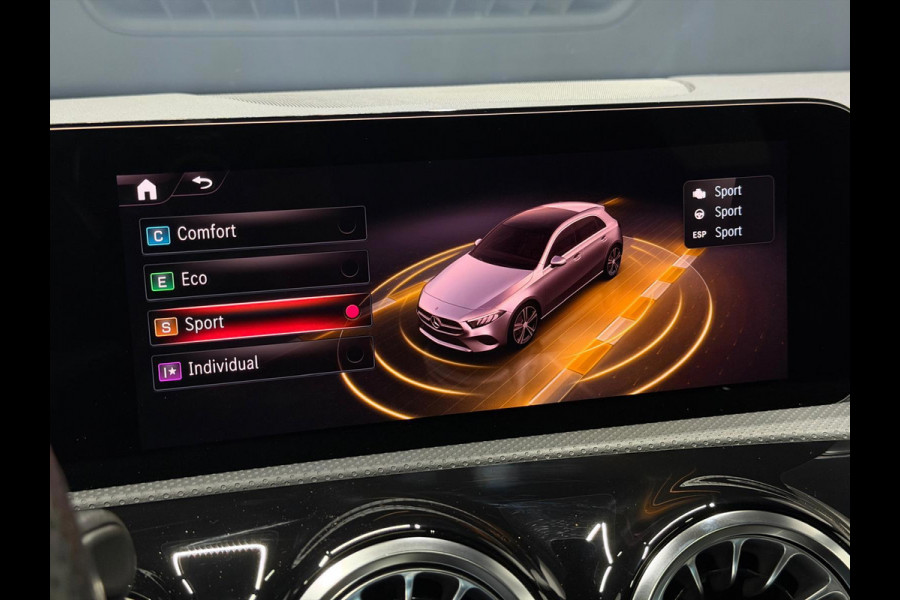 Mercedes-Benz A-Klasse 180 AMG Pano Keyless Sfeerv LED Camera