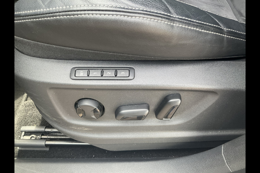 Škoda Karoq 1.5 TSI ACT Style Business Memory Stoelverw Adapt.Cruise Camera Carplay Voll.onderhouden!