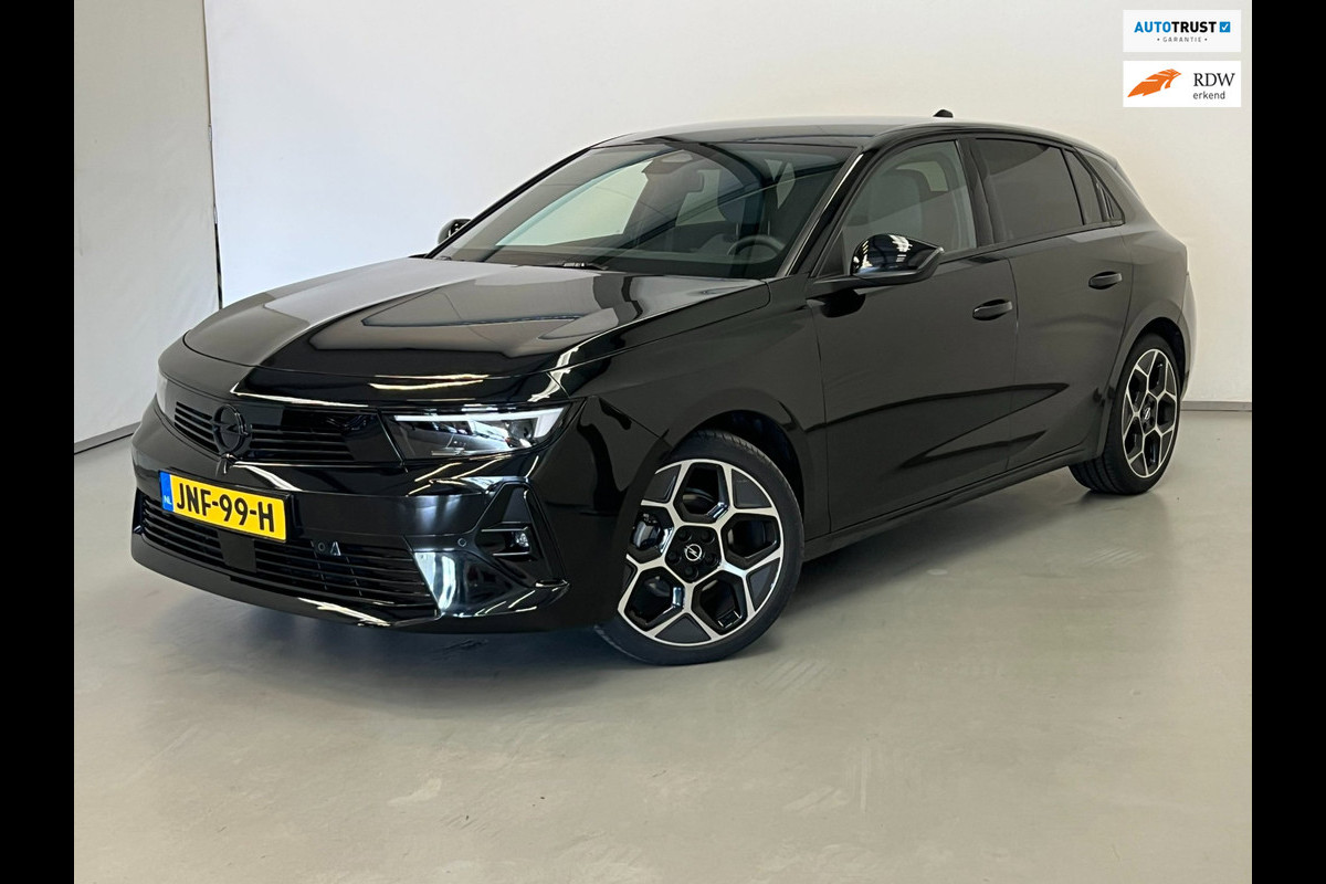 Opel Astra 1.2 Turbo Sport Night Edition / CarPlay / 18" LM