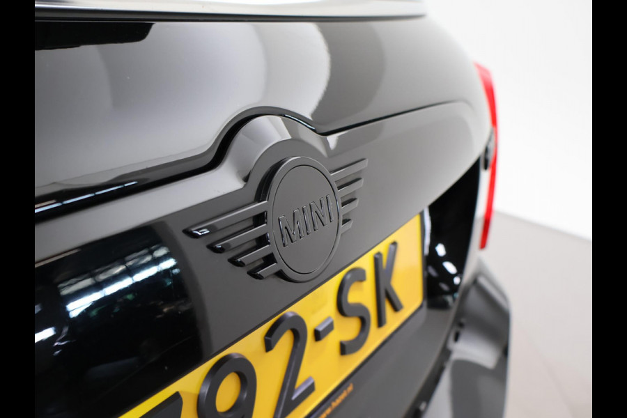 MINI Countryman 2.0 COOPER S 178 PK AUT. JCW PAKKET | LEDER | HEAD-UP | PANORAMA | ADAPTIVE CRUISE | CAMERA