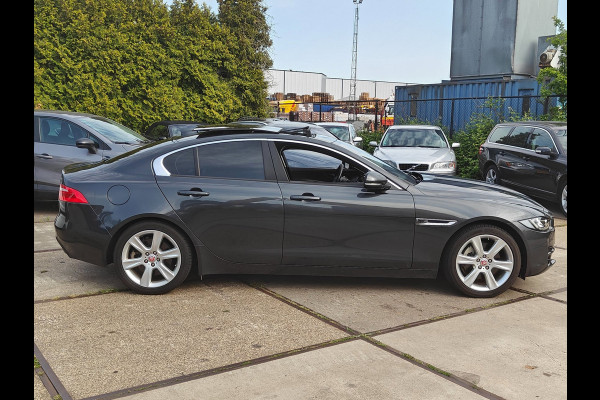Jaguar XE 2.0 Turbo (240 pk) Prestige | Storm Grey | Panorama | Meridian | Cold Climate Pack