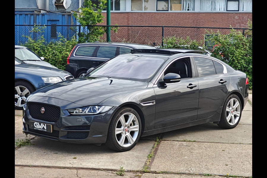 Jaguar XE 2.0 Turbo (240 pk) Prestige | Storm Grey | Panorama | Meridian | Cold Climate Pack