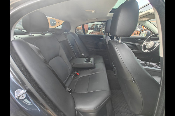 Jaguar XE 2.0 Turbo (240 pk) Prestige | Storm Grey | Panorama | Meridian | Cold Climate Pack